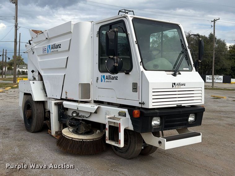 image for item FU4839 2007 Allianz Johnston 3000 street sweeper