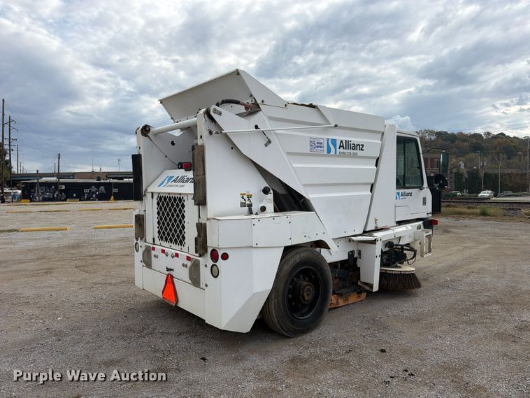 image for item FU4839 2007 Allianz Johnston 3000 street sweeper