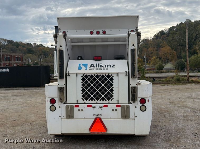 image for item FU4839 2007 Allianz Johnston 3000 street sweeper