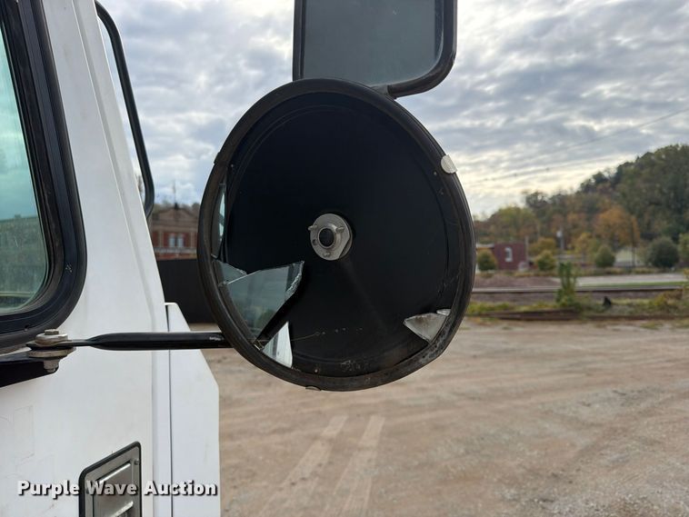 image for item FU4839 2007 Allianz Johnston 3000 street sweeper