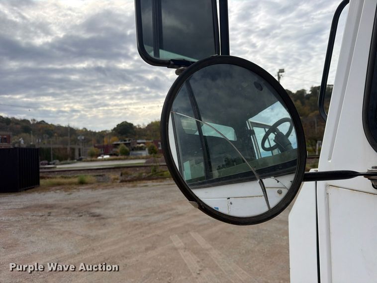 image for item FU4839 2007 Allianz Johnston 3000 street sweeper