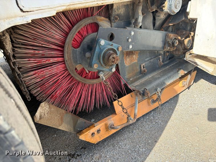 image for item FU4839 2007 Allianz Johnston 3000 street sweeper