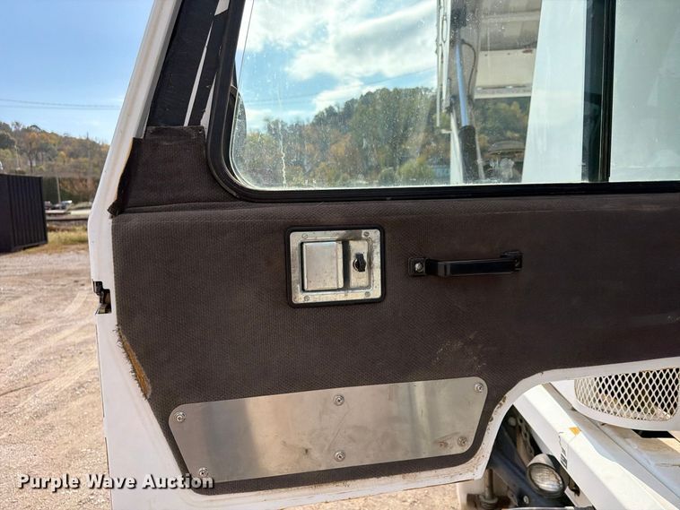 image for item FU4839 2007 Allianz Johnston 3000 street sweeper