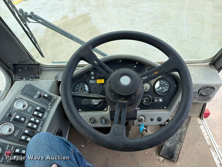 image for item FU4839 2007 Allianz Johnston 3000 street sweeper