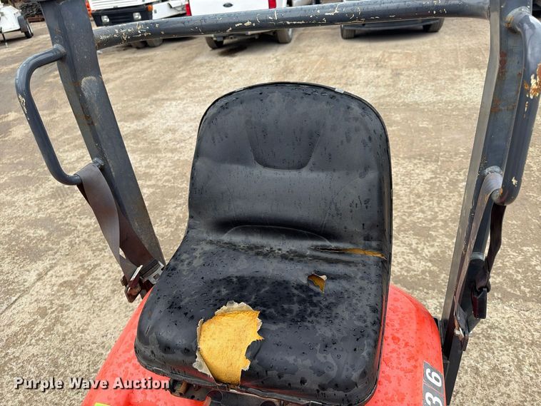 image for item FU4840 2014 Kubota K008-3 mini excavator