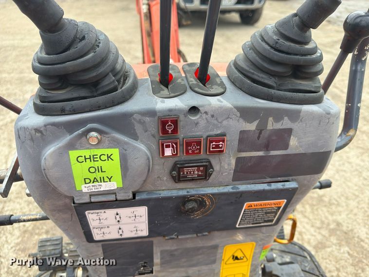 image for item FU4840 2014 Kubota K008-3 mini excavator