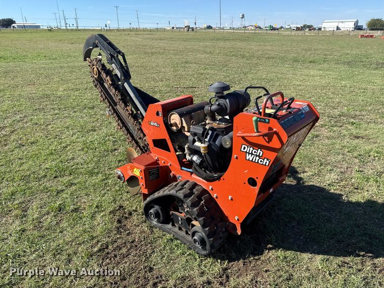 image for item FV2061 2020 Ditch Witch C24X trencher