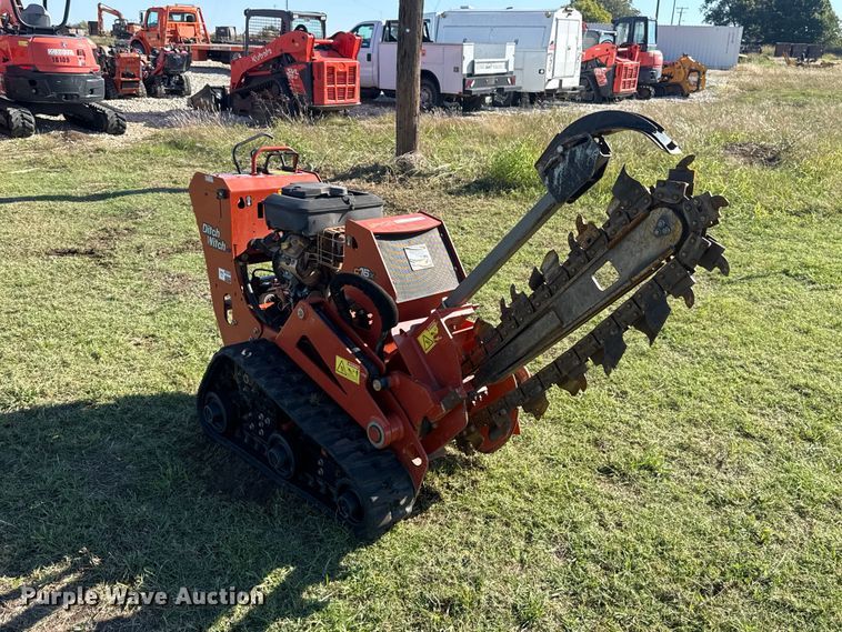 image for item FV2076 2019 Ditch Witch C16X trencher