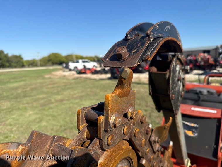 image for item FV2076 2019 Ditch Witch C16X trencher