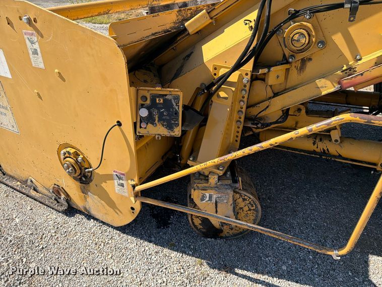 image for item FV6002 Weiler E2850 material transfer vehicle