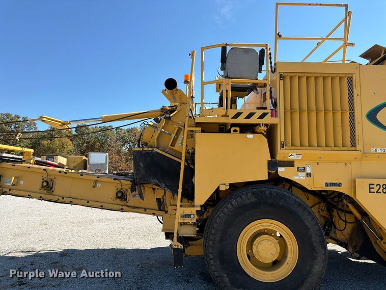 image for item FV6002 Weiler E2850 material transfer vehicle