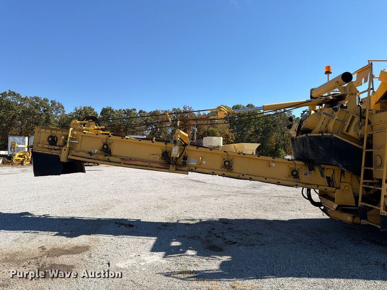 image for item FV6002 Weiler E2850 material transfer vehicle