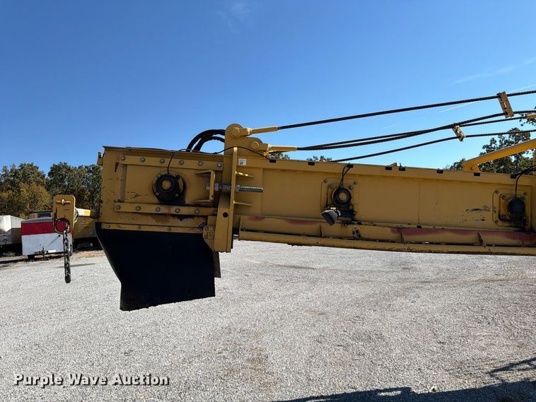 image for item FV6002 Weiler E2850 material transfer vehicle