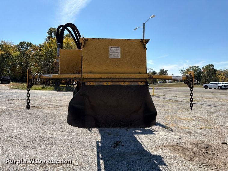 image for item FV6002 Weiler E2850 material transfer vehicle