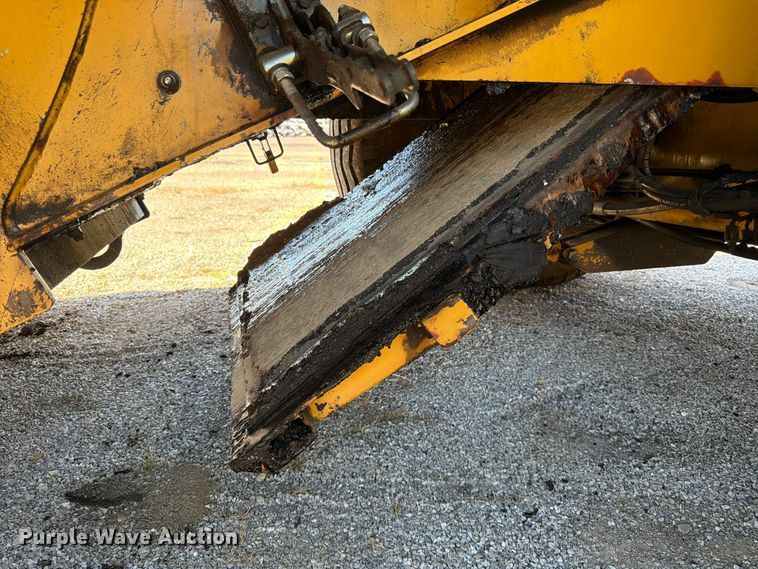 image for item FV6002 Weiler E2850 material transfer vehicle
