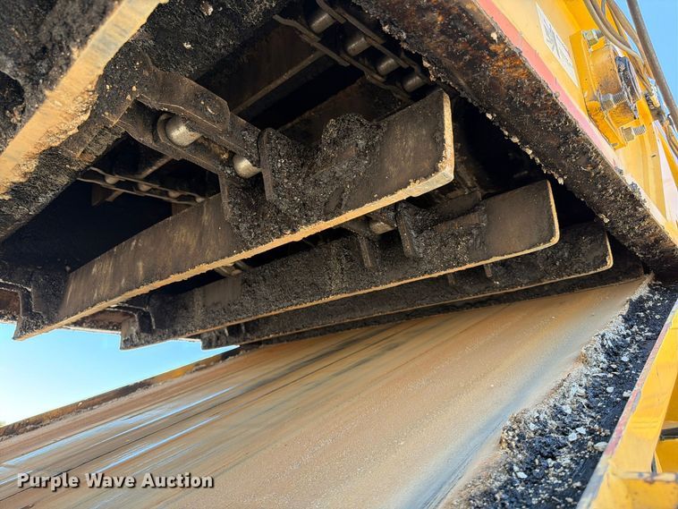 image for item FV6002 Weiler E2850 material transfer vehicle