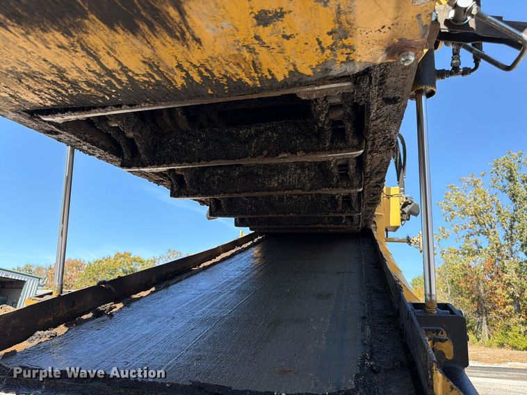 image for item FV6002 Weiler E2850 material transfer vehicle