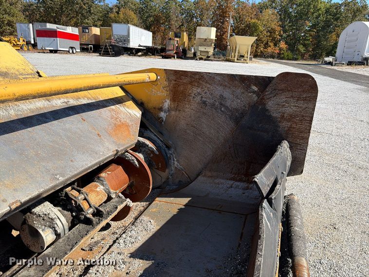 image for item FV6002 Weiler E2850 material transfer vehicle