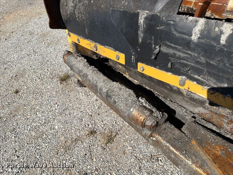 image for item FV6002 Weiler E2850 material transfer vehicle