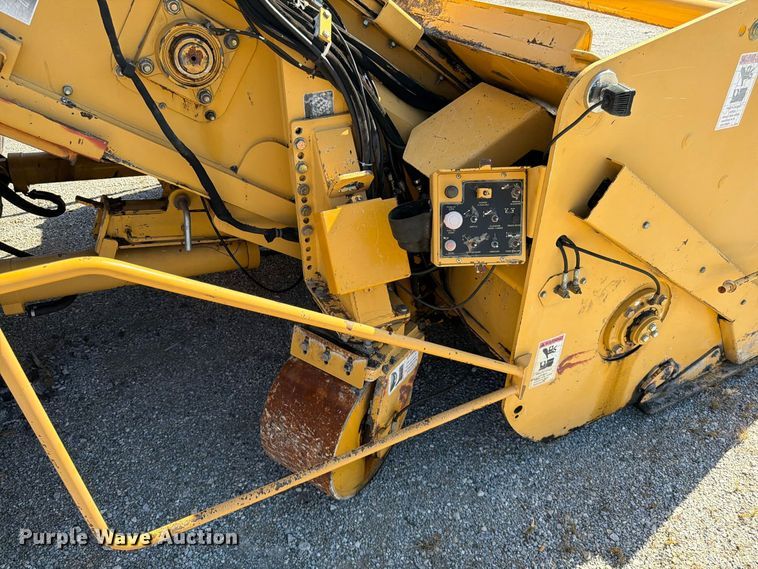 image for item FV6002 Weiler E2850 material transfer vehicle