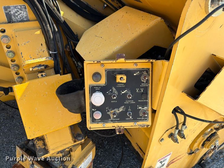 image for item FV6002 Weiler E2850 material transfer vehicle