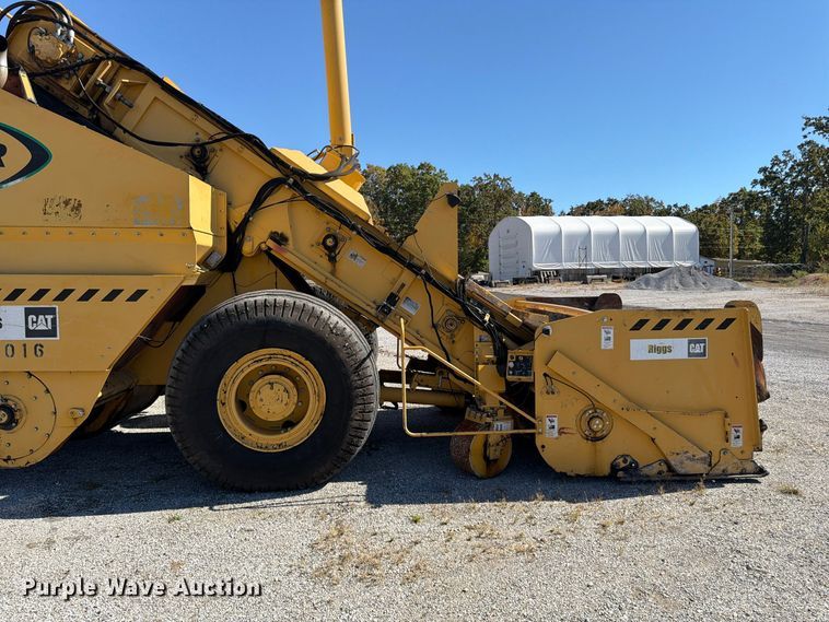 image for item FV6002 Weiler E2850 material transfer vehicle