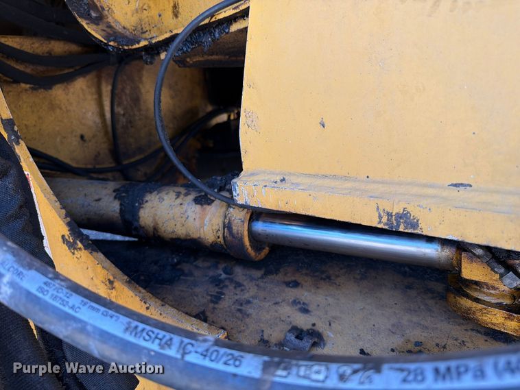 image for item FV6002 Weiler E2850 material transfer vehicle