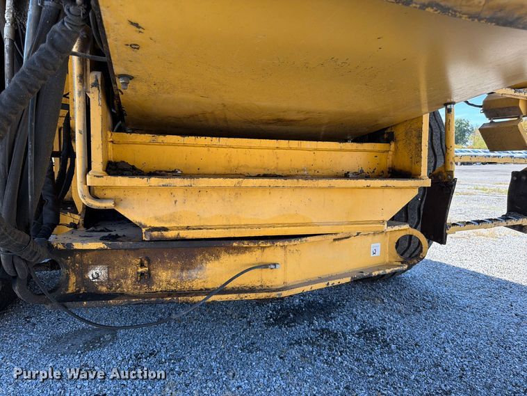 image for item FV6002 Weiler E2850 material transfer vehicle