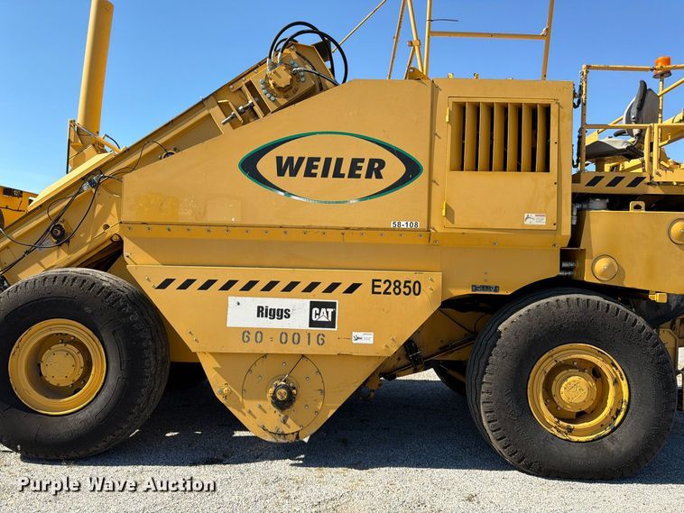 image for item FV6002 Weiler E2850 material transfer vehicle