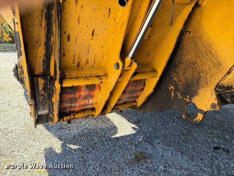 image for item FV6002 Weiler E2850 material transfer vehicle