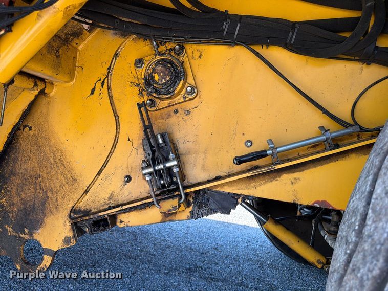 image for item FV6002 Weiler E2850 material transfer vehicle