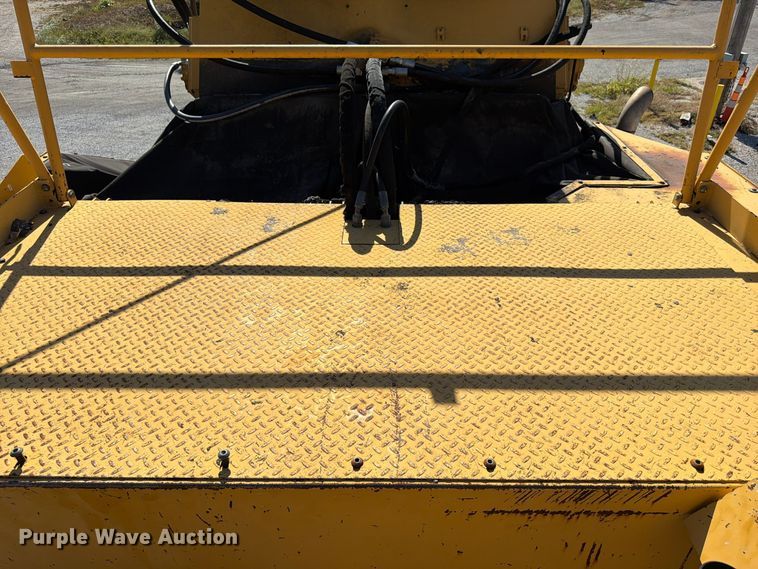 image for item FV6002 Weiler E2850 material transfer vehicle