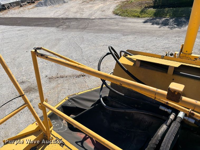 image for item FV6002 Weiler E2850 material transfer vehicle