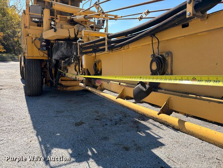 image for item FV6002 Weiler E2850 material transfer vehicle