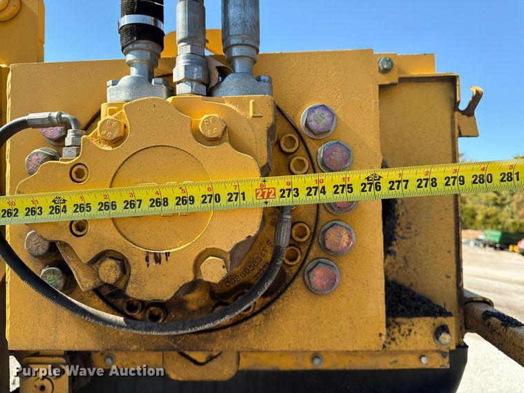 image for item FV6002 Weiler E2850 material transfer vehicle
