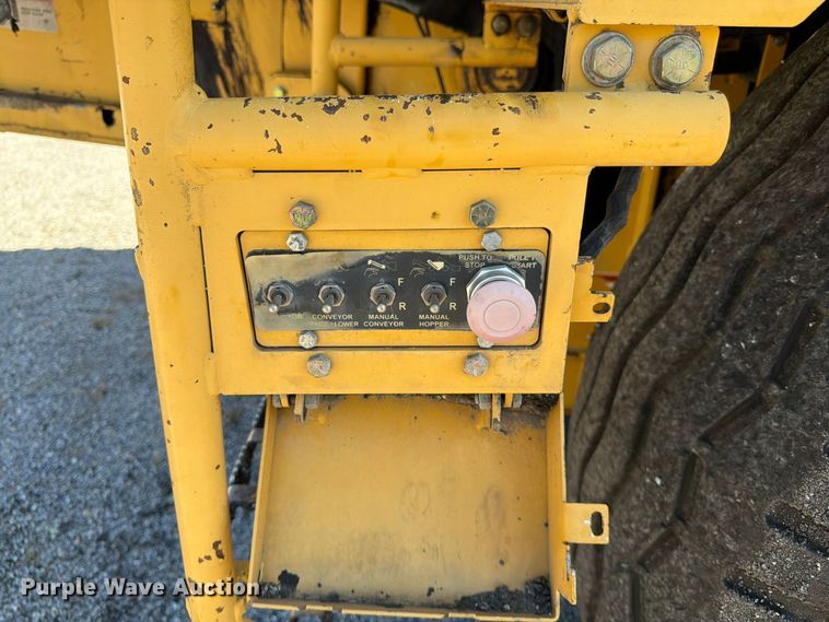 image for item FV6002 Weiler E2850 material transfer vehicle
