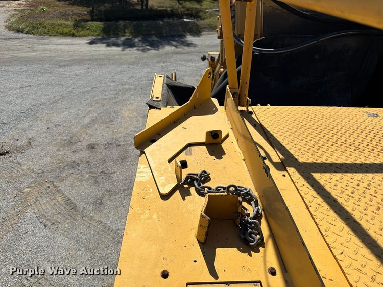 image for item FV6002 Weiler E2850 material transfer vehicle