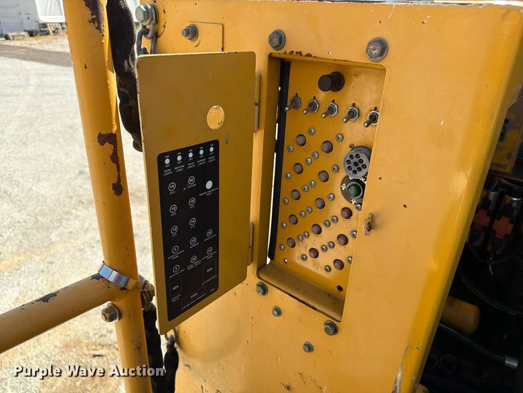 image for item FV6002 Weiler E2850 material transfer vehicle