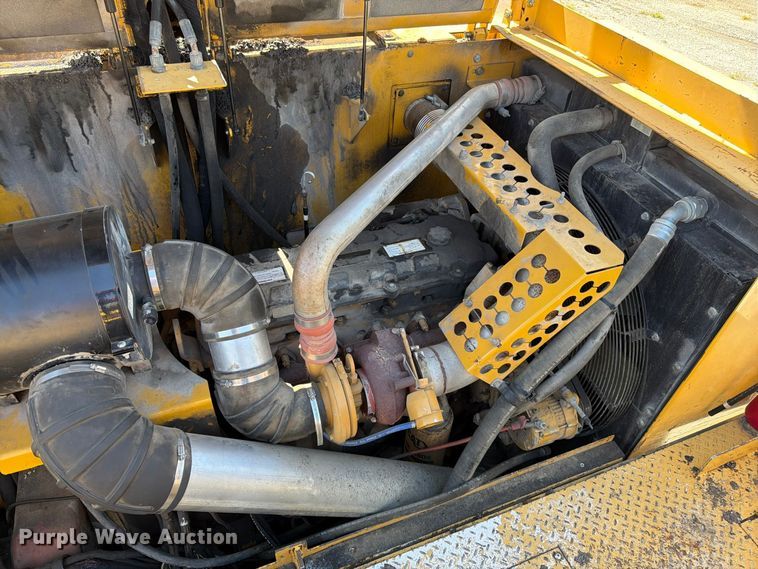 image for item FV6002 Weiler E2850 material transfer vehicle