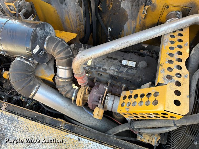 image for item FV6002 Weiler E2850 material transfer vehicle