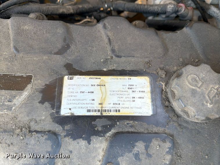 image for item FV6002 Weiler E2850 material transfer vehicle