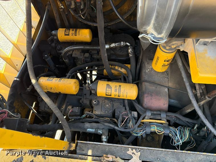 image for item FV6002 Weiler E2850 material transfer vehicle