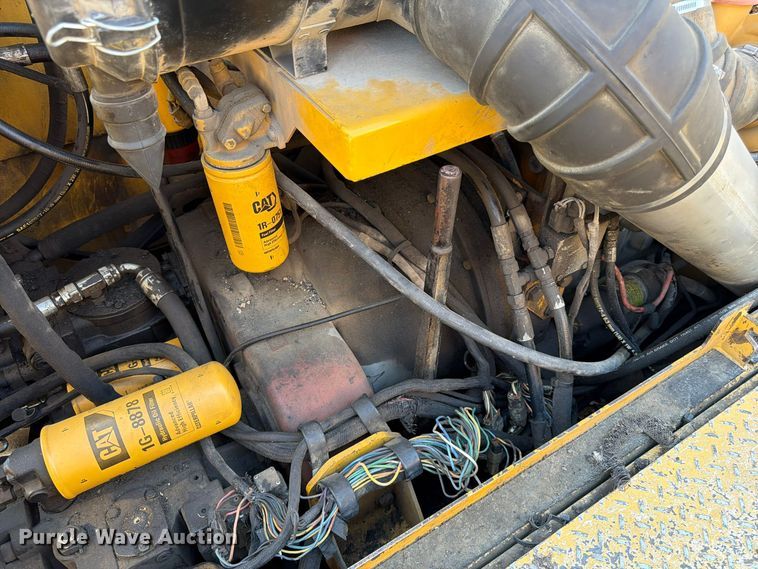 image for item FV6002 Weiler E2850 material transfer vehicle