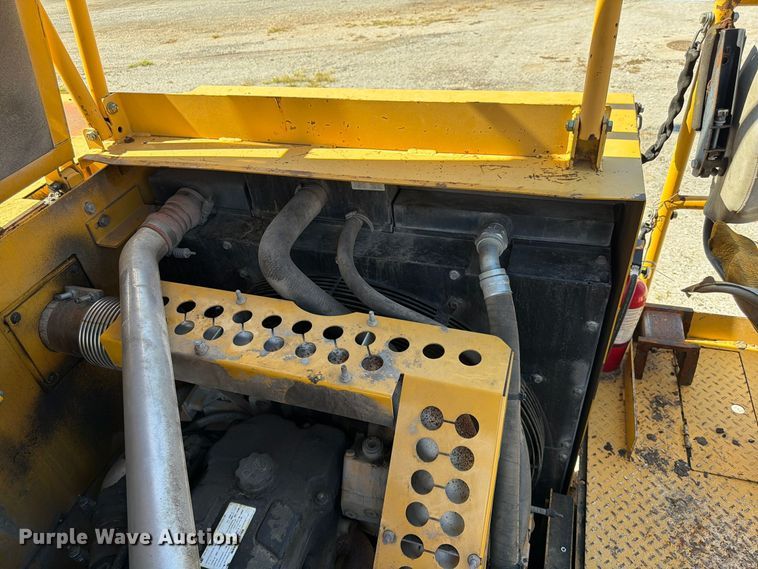 image for item FV6002 Weiler E2850 material transfer vehicle