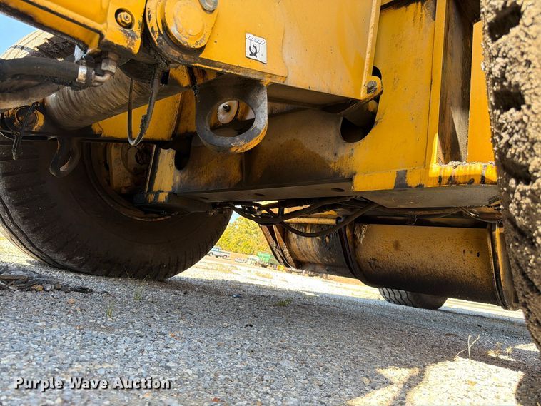 image for item FV6002 Weiler E2850 material transfer vehicle