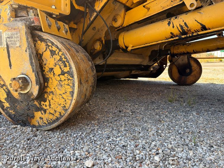 image for item FV6002 Weiler E2850 material transfer vehicle