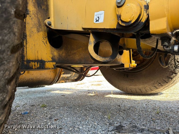 image for item FV6002 Weiler E2850 material transfer vehicle