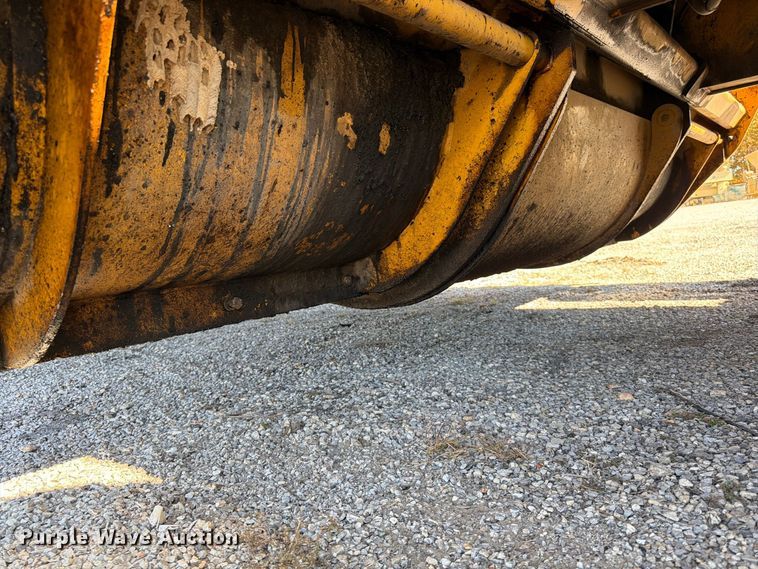 image for item FV6002 Weiler E2850 material transfer vehicle