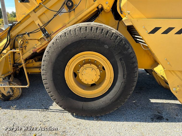 image for item FV6002 Weiler E2850 material transfer vehicle