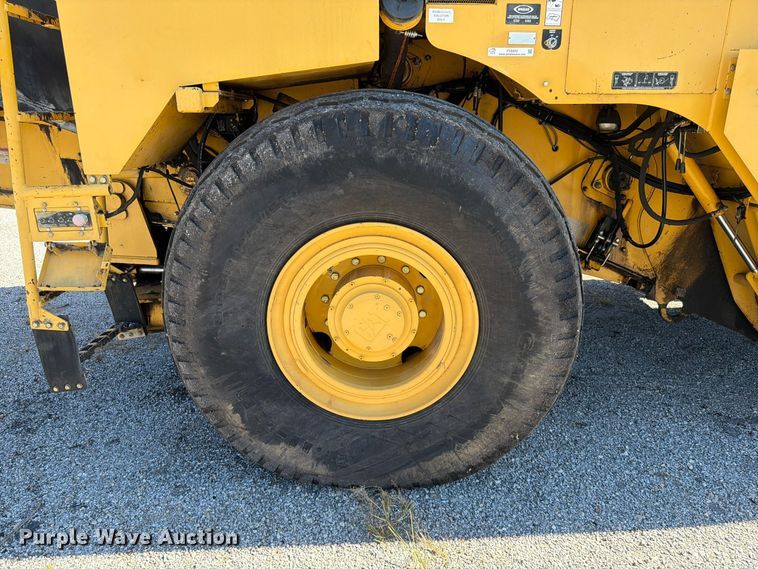 image for item FV6002 Weiler E2850 material transfer vehicle